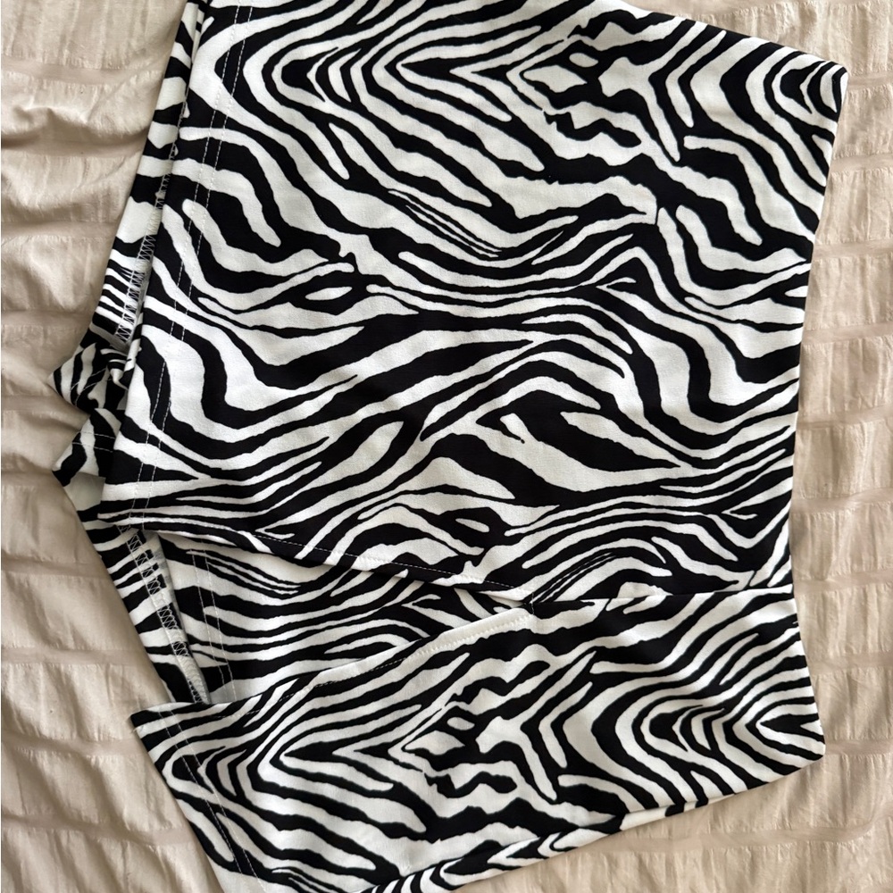 SHEIN Monochrome Zebra Pattern Shorts